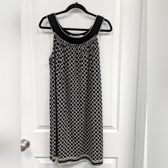 Max Studio Dresses & Skirts - Max Studio Geometric Sleeveless dress -black and white